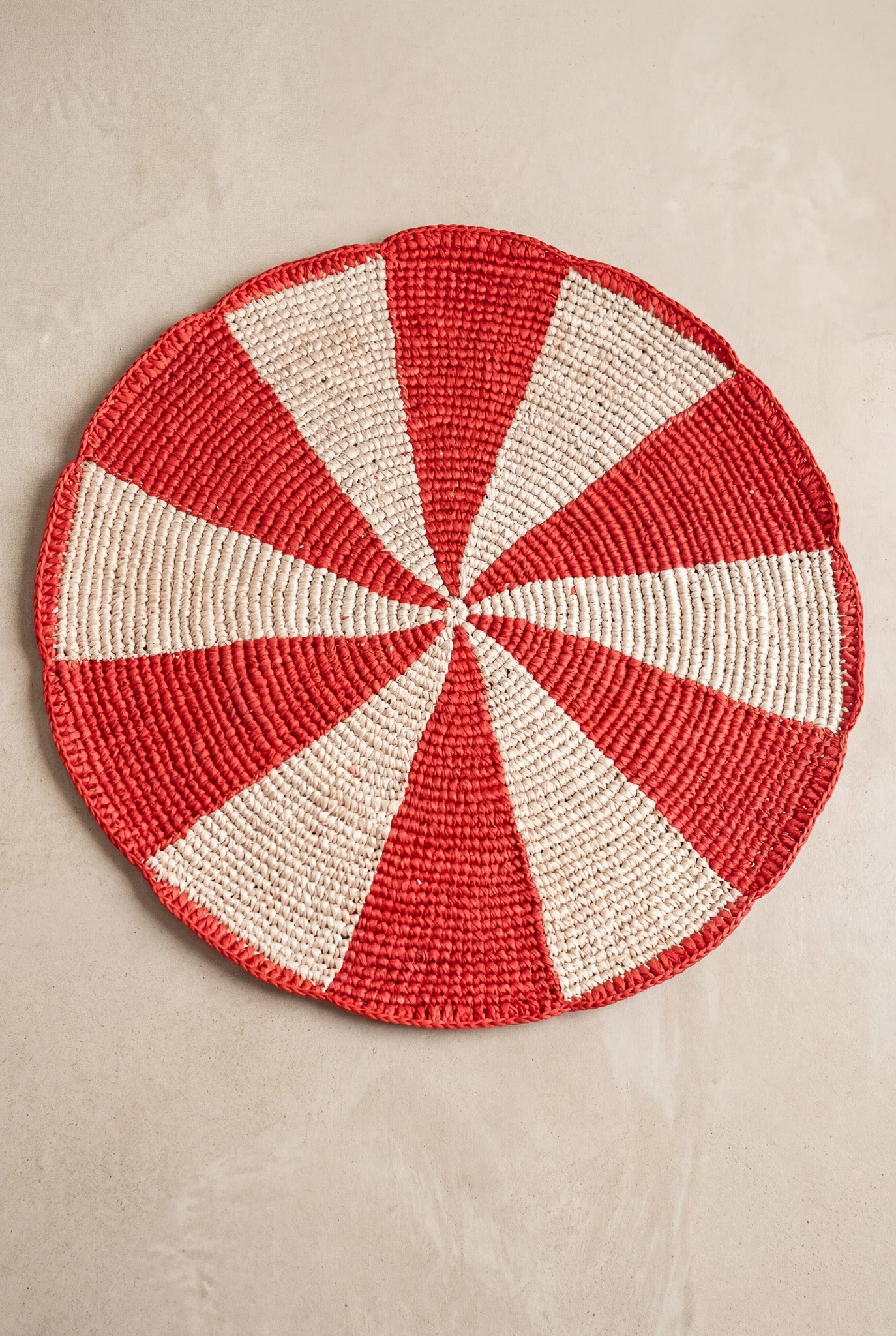 Set de table Pio Rosace Rouge - set raphia naturel Poumpoum