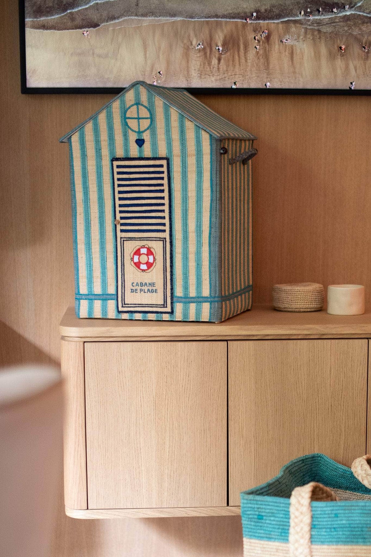 Maison Deauville Bleue - coffre enfant fait main à Madagascar